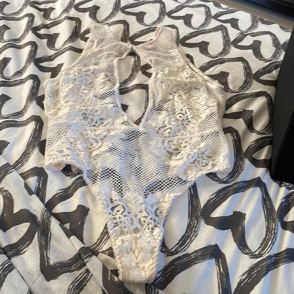 Victoria’s Secret Ivory laundry